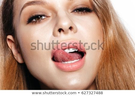 Lick her close up