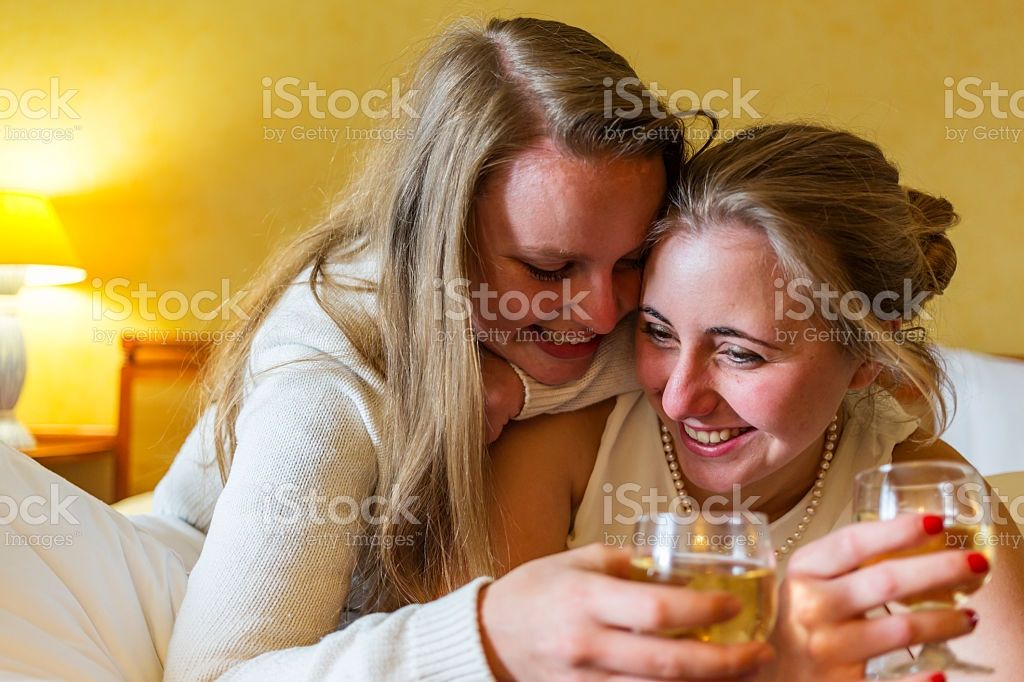 Cute lesbians licking clit video