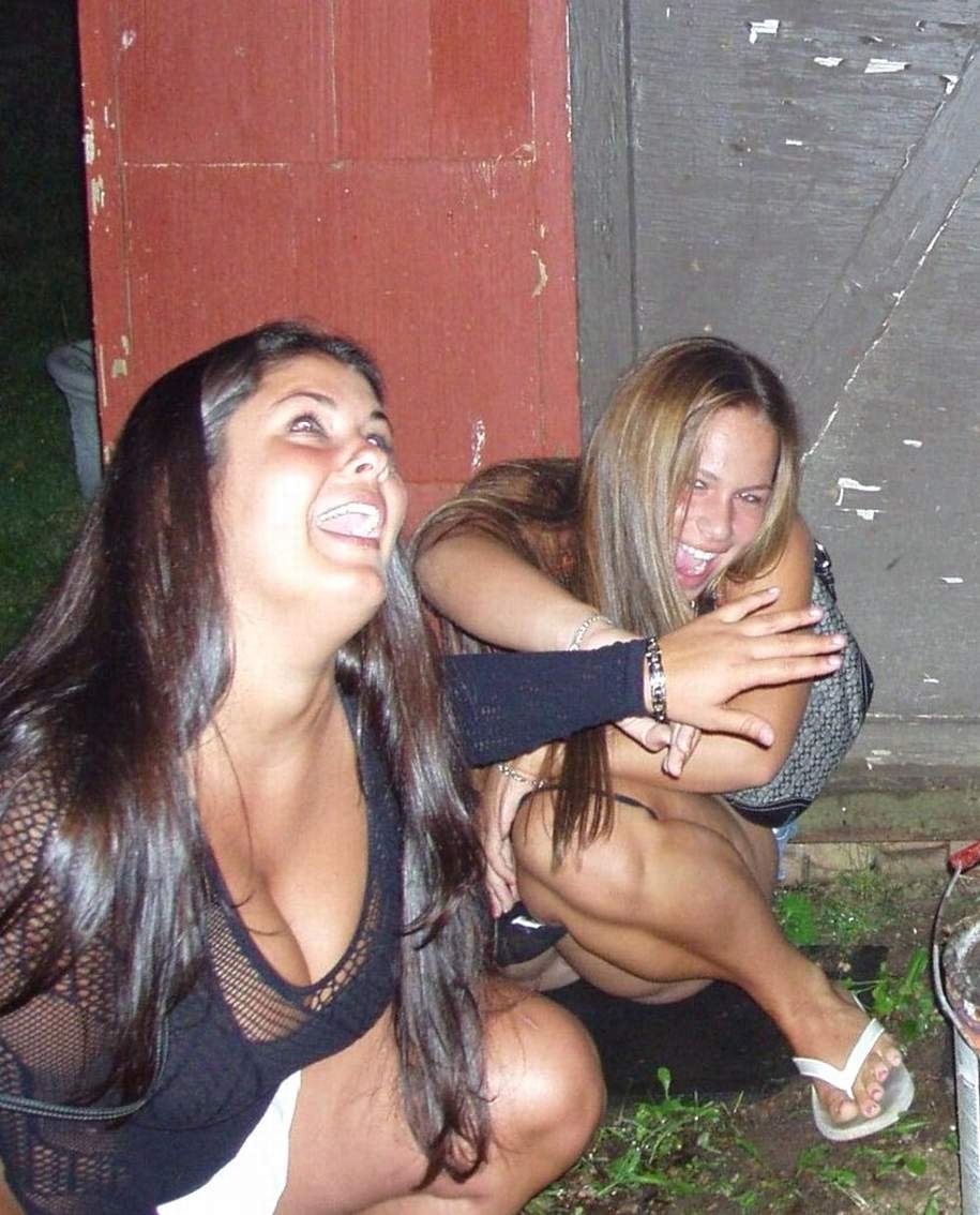 Amateur girls caught peeing-porn tube