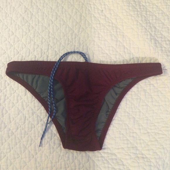 Cabernet string bikini